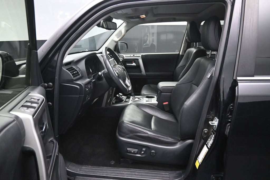 Certified 2022 Toyota 4Runner Limited AWD/4WD image 9