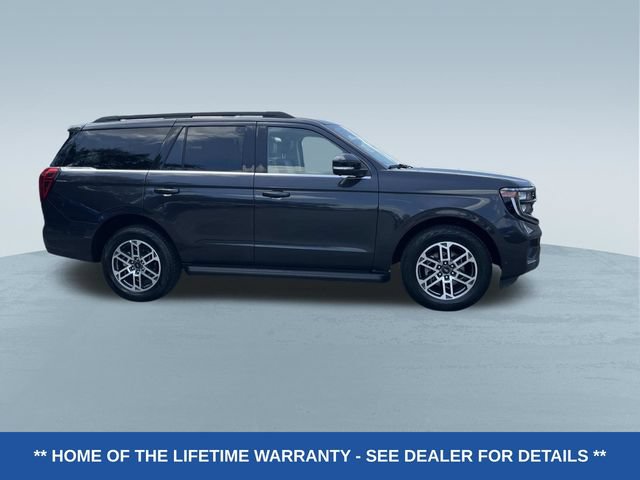 Used 2025 Ford Expedition Active AWD/4WD image 2