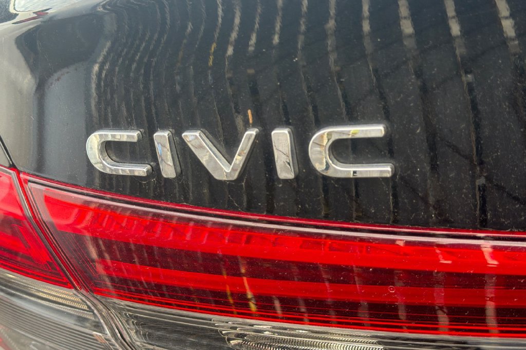 Used 2023 Honda Civic LX image 6