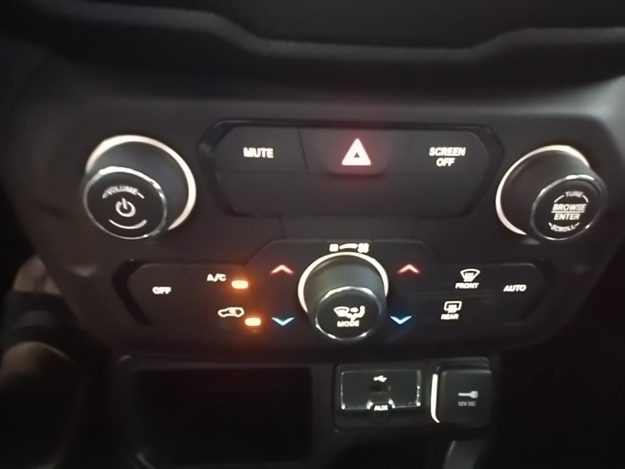 Used 2020 Jeep Renegade Latitude image 33