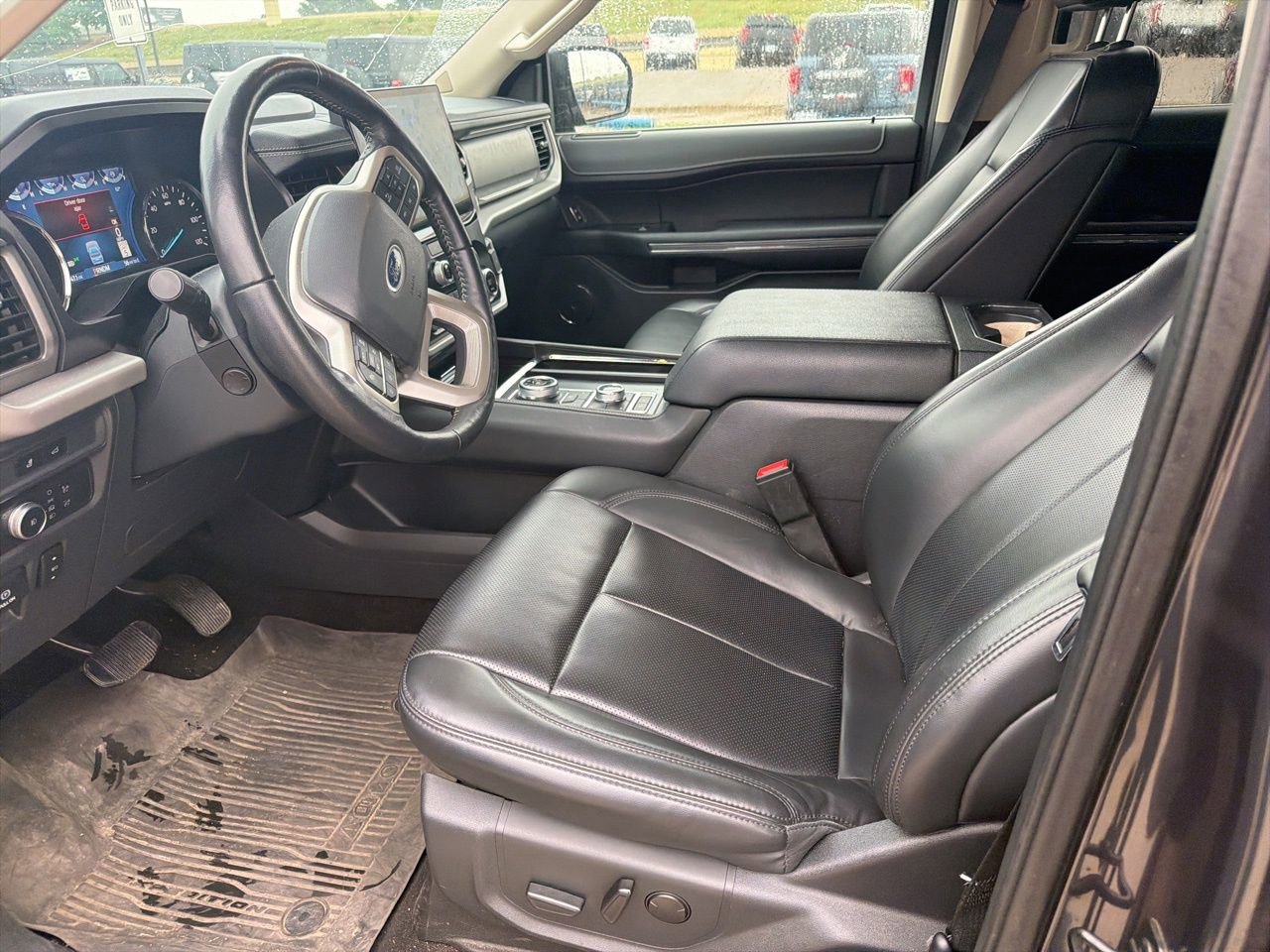 Used 2022 Ford Expedition XLT AWD/4WD image 24