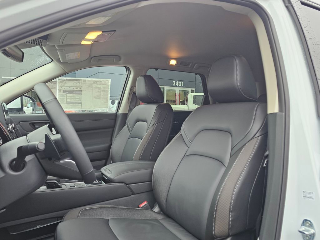 New 2025 Nissan Pathfinder SL image 17
