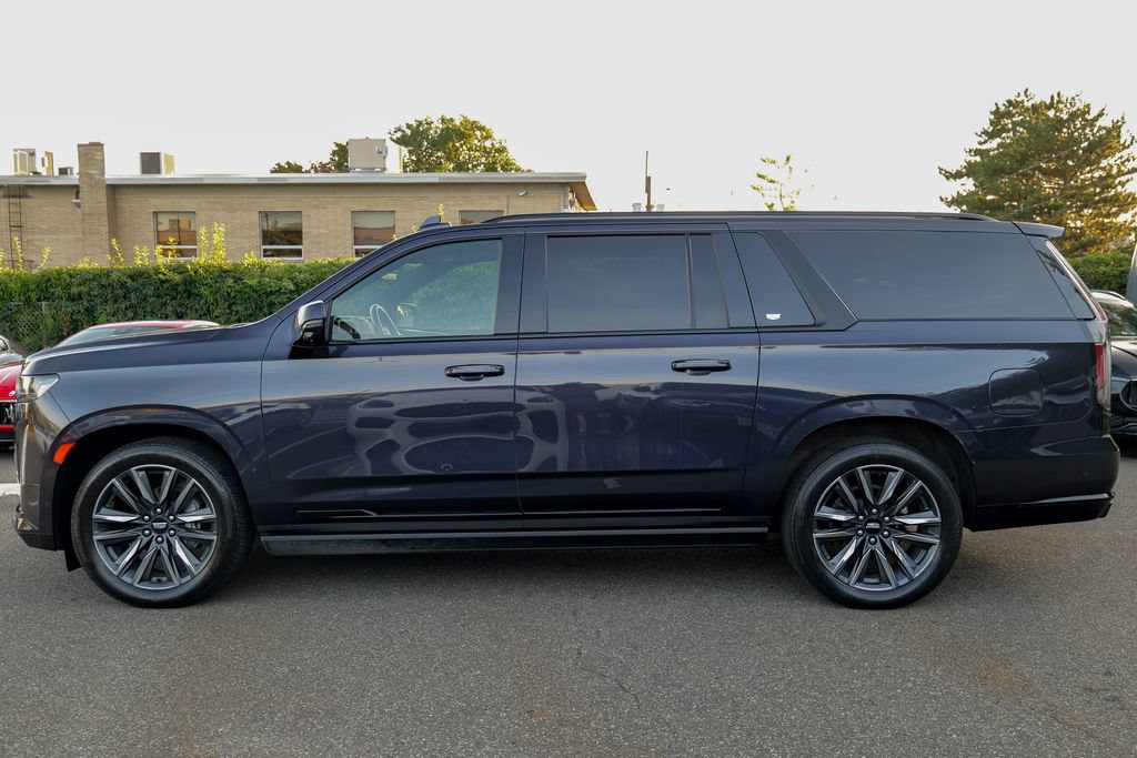 Used 2023 Cadillac Escalade ESV Sport w/ Touring Package AWD/4WD image 4