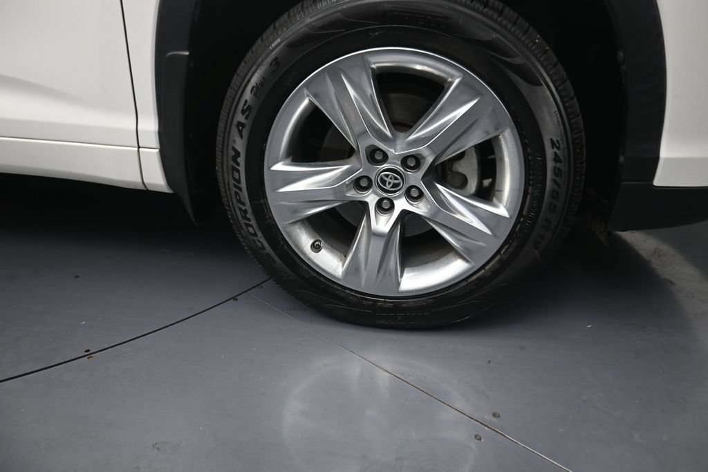 Used 2019 Toyota Highlander Limited FWD image 5