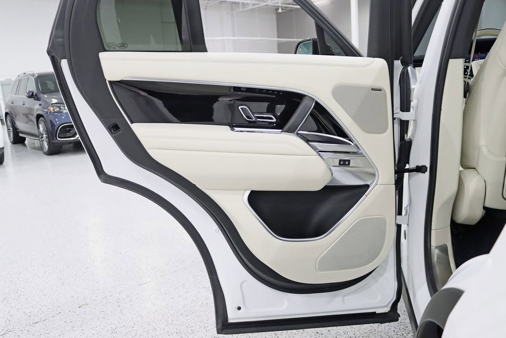 Used 2023 Land Rover Range Rover SE image 38