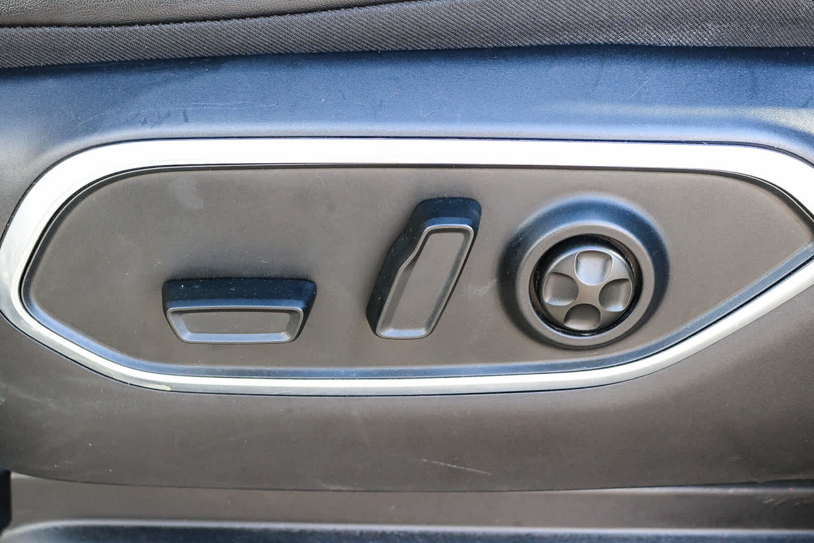 Used 2024 Jeep Wagoneer L Series II RWD image 20