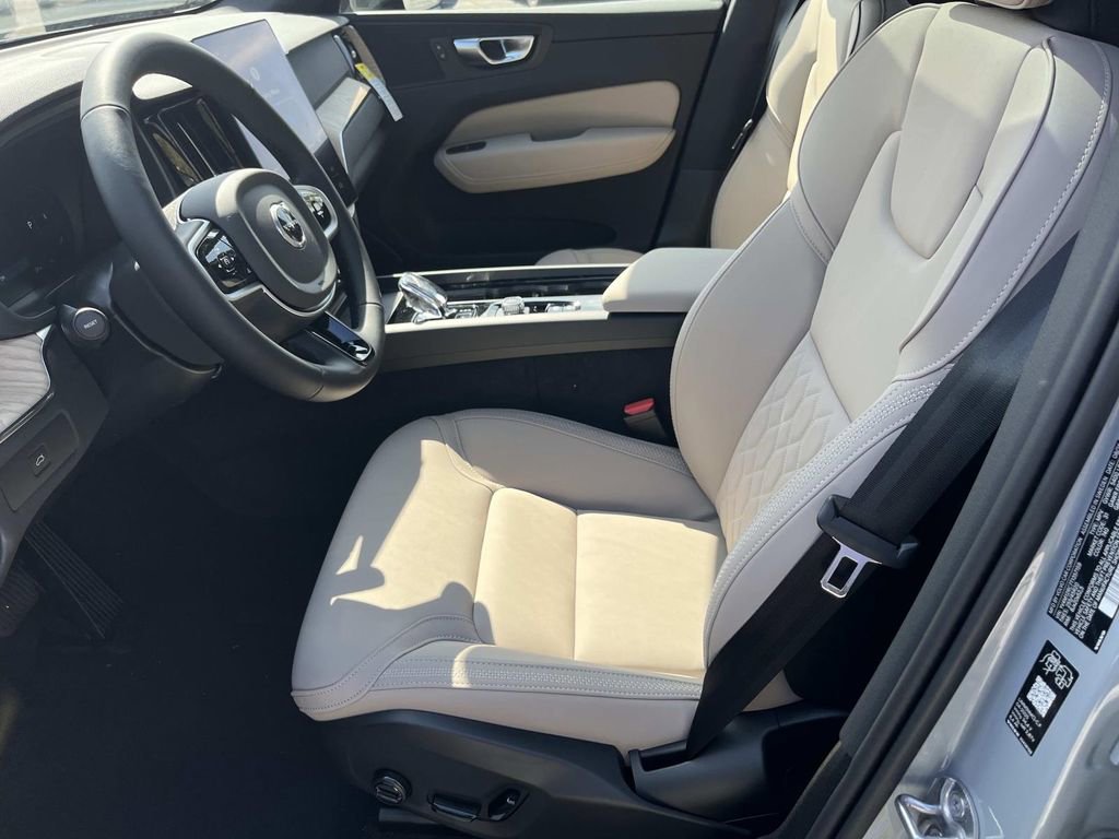 New 2026 Volvo XC60 B5 Plus w/ Protection Package Premier image 19