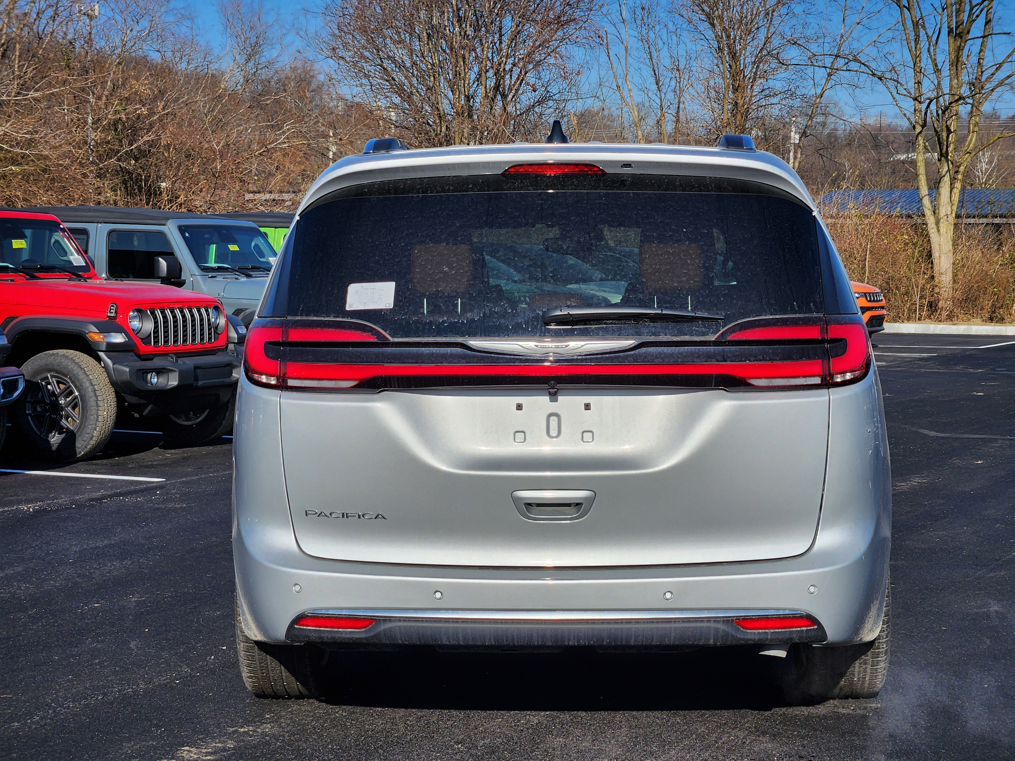 New 2026 Chrysler Pacifica Pinnacle image 16