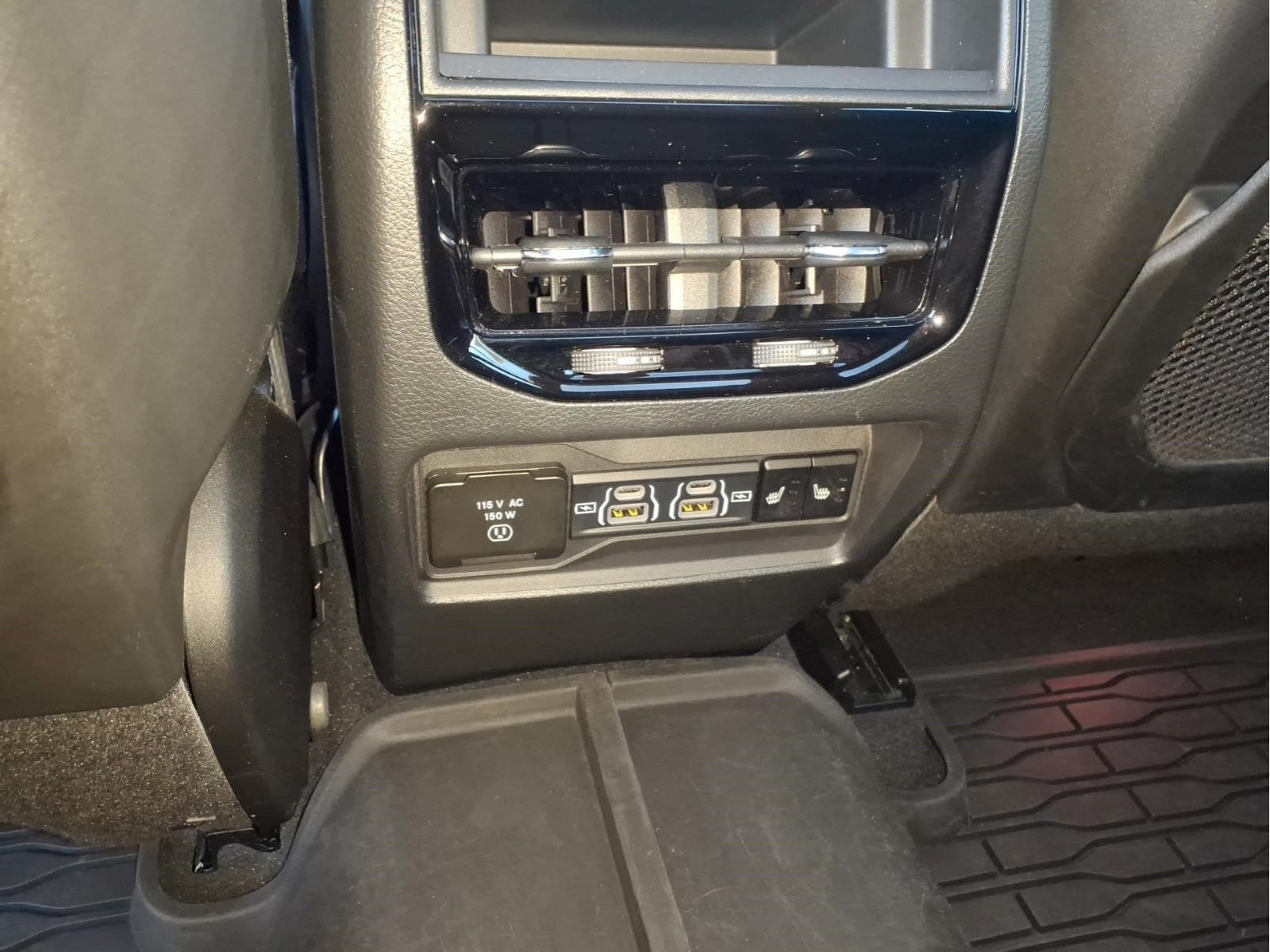 Used 2025 Jeep Grand Cherokee Overland w/ Advanced Protech Group III AWD/4WD image 19