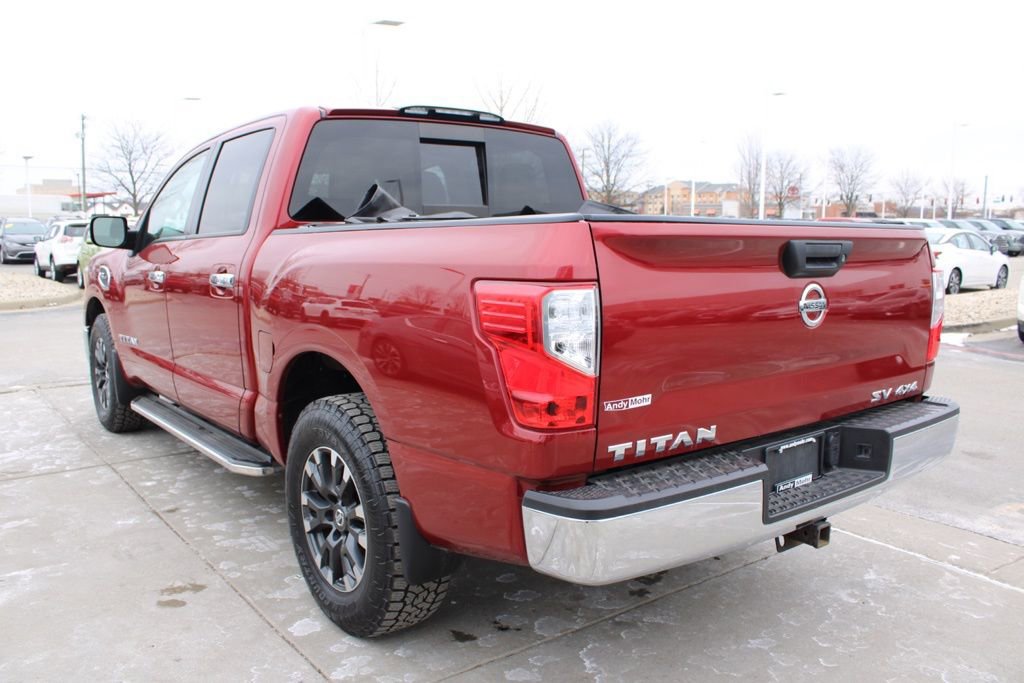 Used 2017 Nissan Titan SV image 5