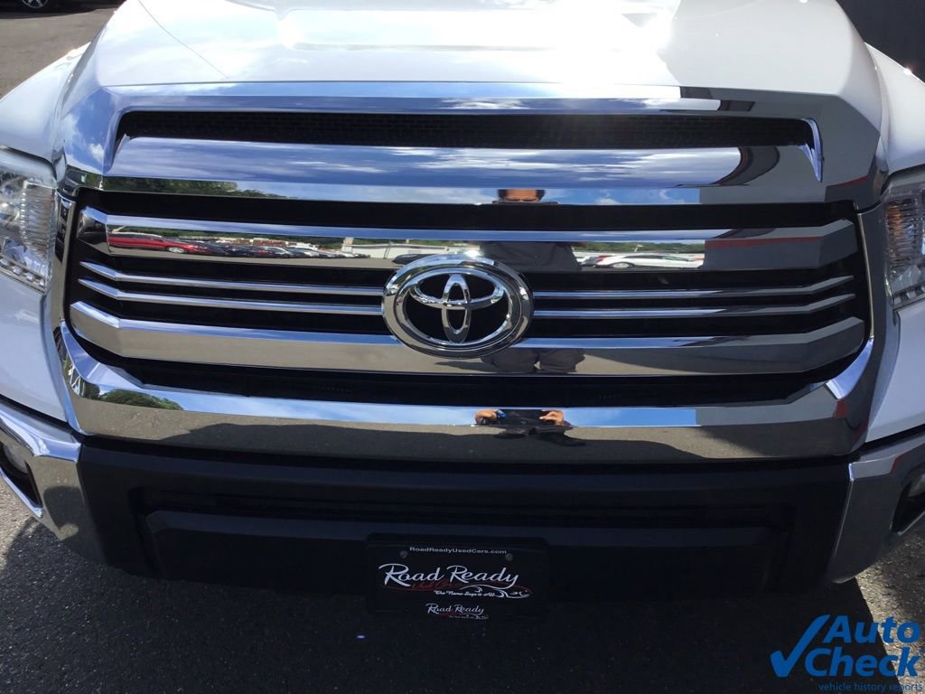 Used 2016 Toyota Tundra SR5 w/ TRD Off Road Package AWD/4WD image 29