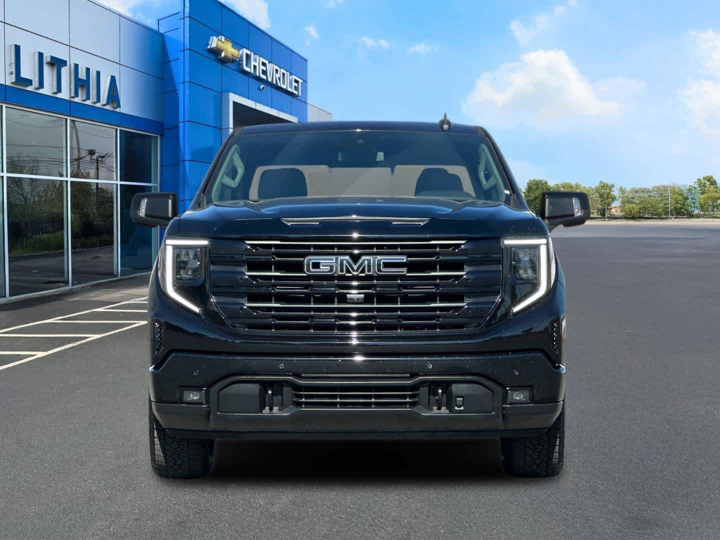 Used 2024 GMC Sierra 1500 Elevation w/ Elevation Premium Package AWD/4WD image 10