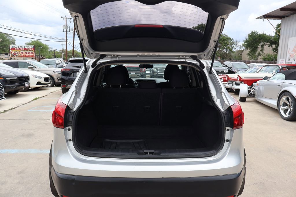 Used 2017 Nissan Rogue Sport S w/ S Appearance Package image 11