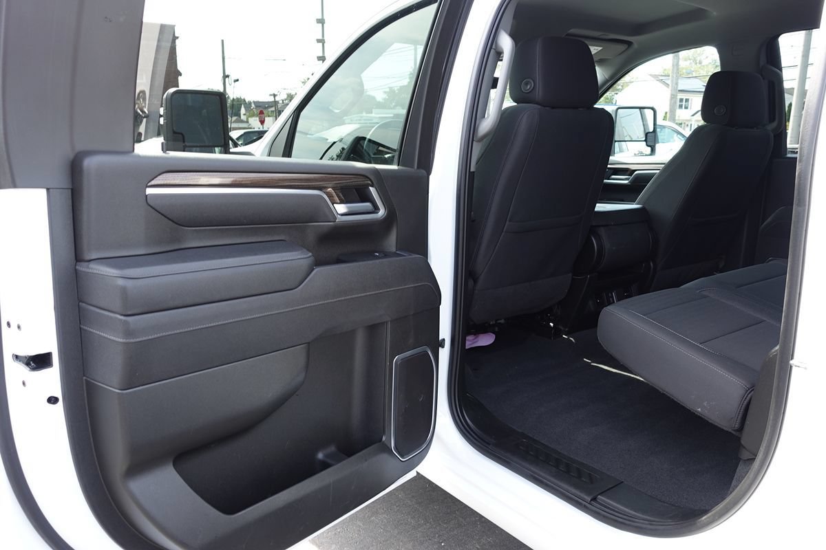 Used 2025 Chevrolet Silverado 2500 LT w/ Convenience Package AWD/4WD image 20