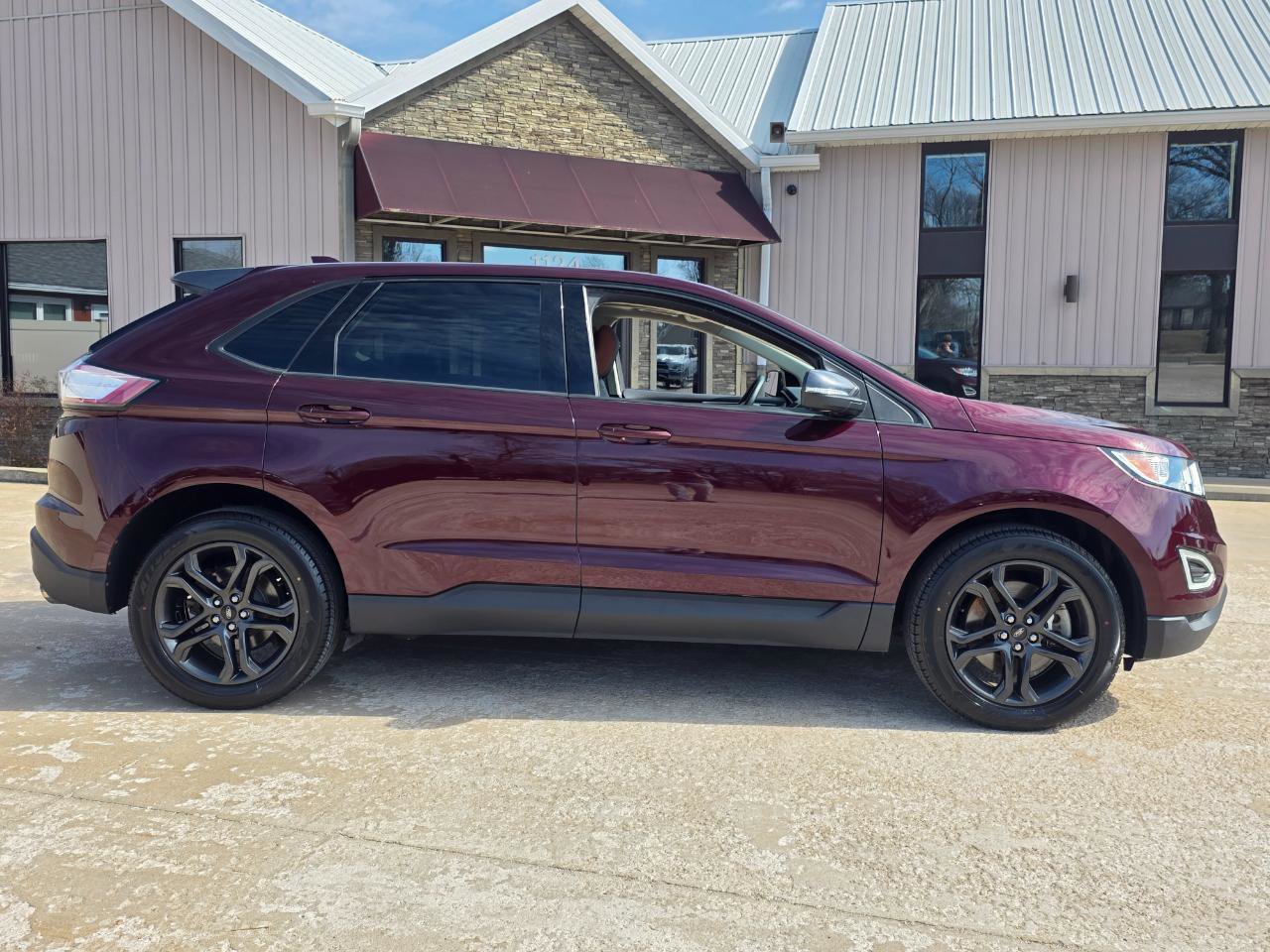 Used 2018 Ford Edge SEL w/ Equipment Group 201A image 21