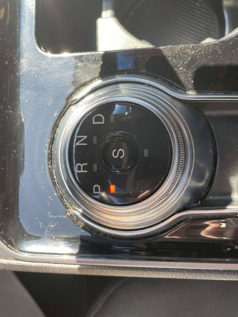 Used 2020 Ford Edge SE FWD image 17