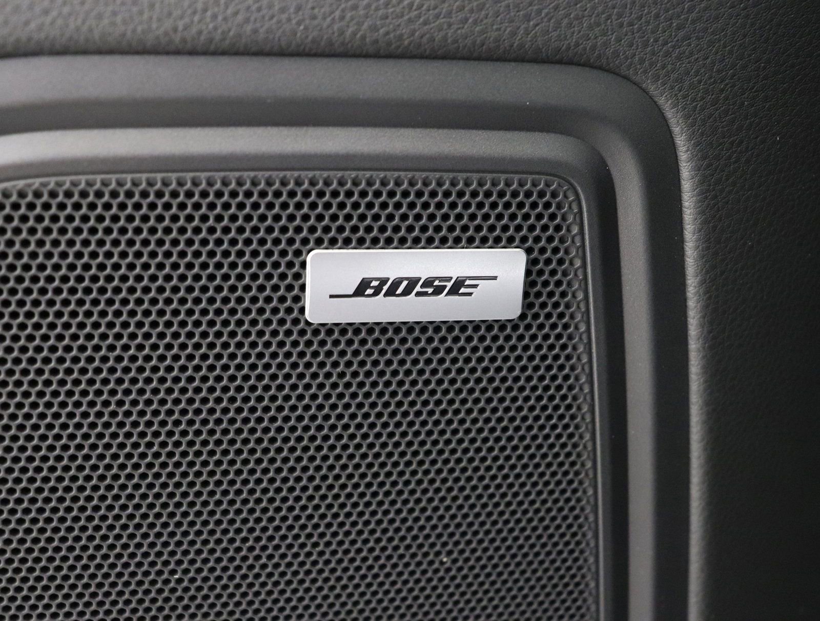 Certified 2025 Porsche Macan AWD/4WD image 27