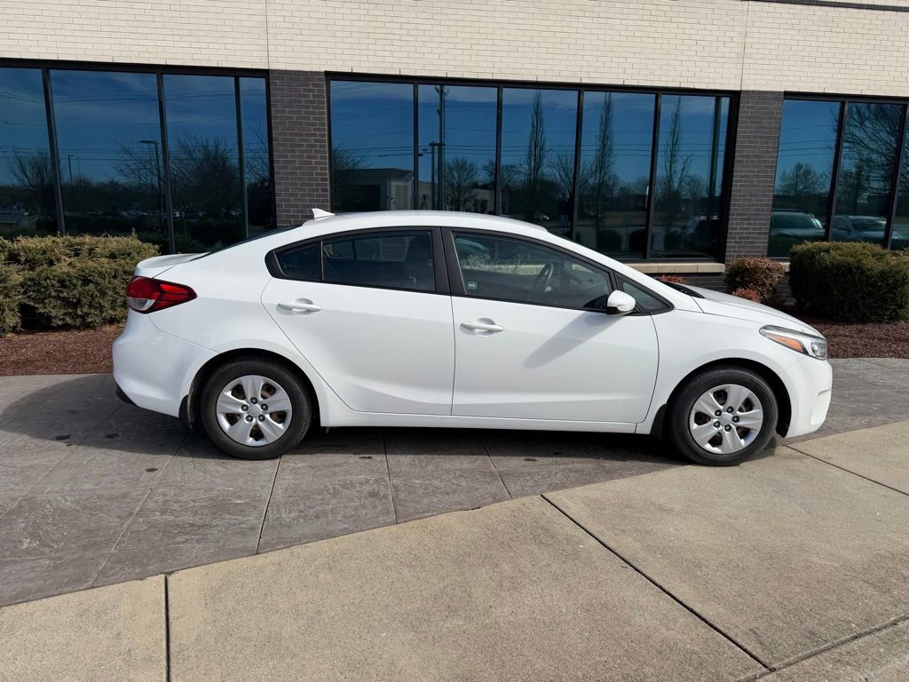 Used 2017 Kia Forte LX image 3