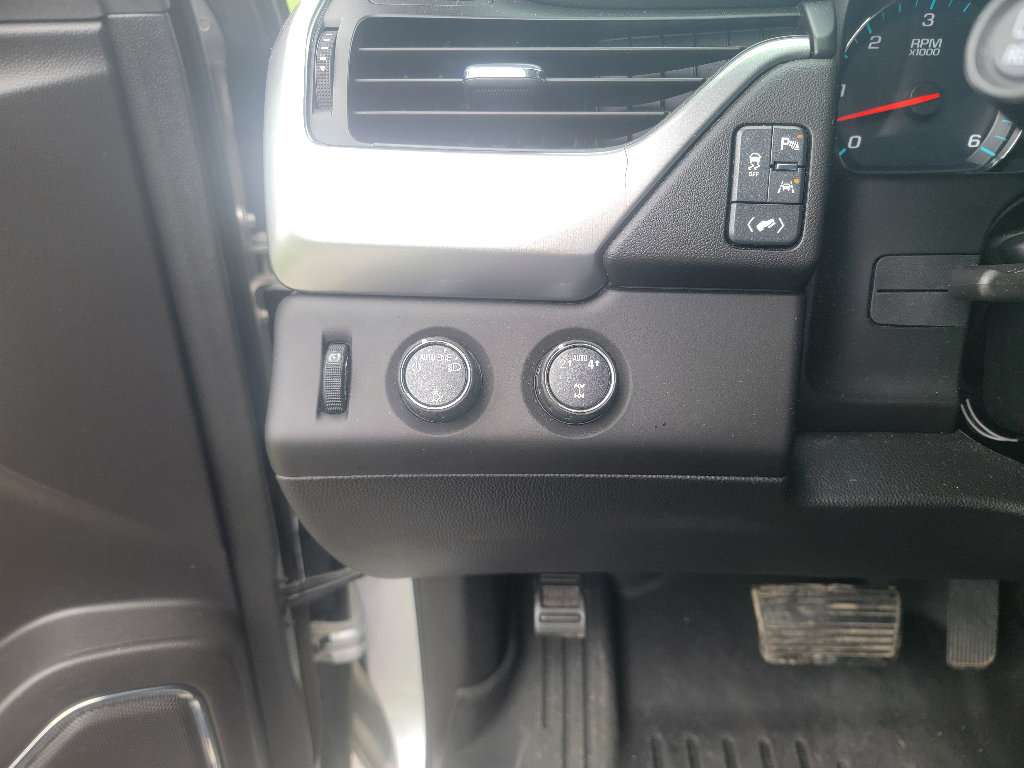 Used 2017 Chevrolet Suburban LT AWD/4WD image 14