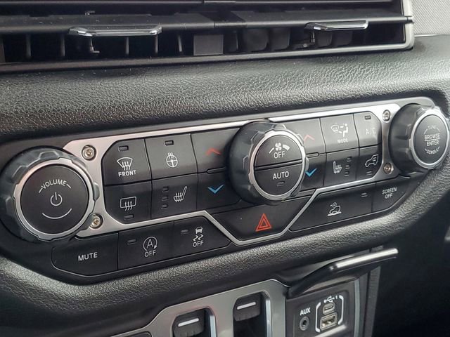 Used 2024 Jeep Wrangler Willys image 25