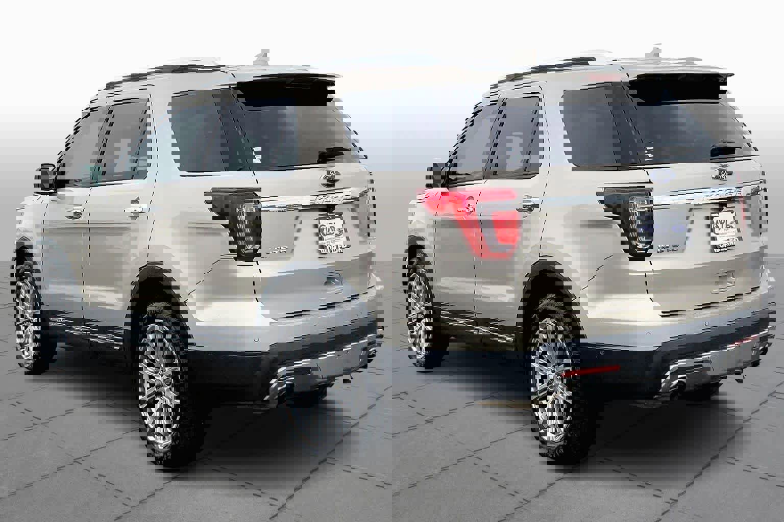 Used 2017 Ford Explorer Limited w/ Equipment Group 301A image 11