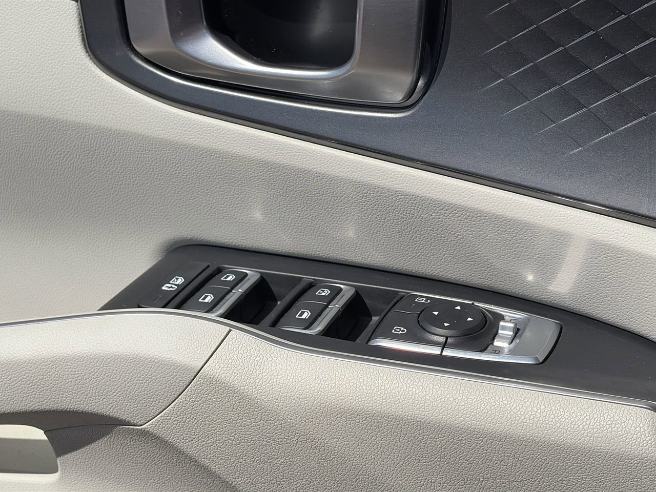 Certified 2025 Kia Sorento EX w/ Panoramic Sunroof Package FWD image 20