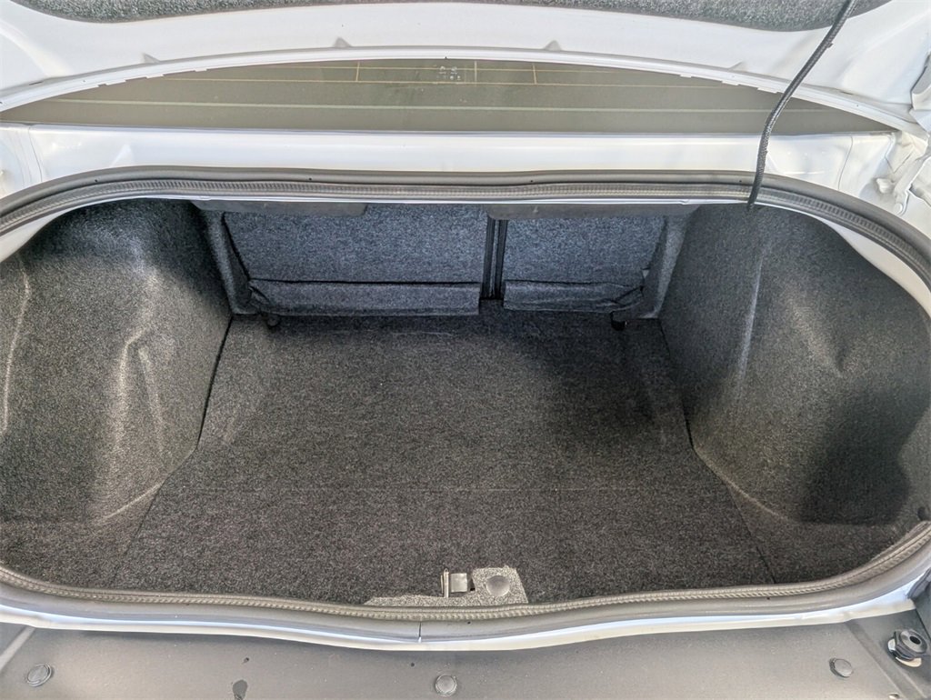 Used 2014 Dodge Challenger R/T image 22