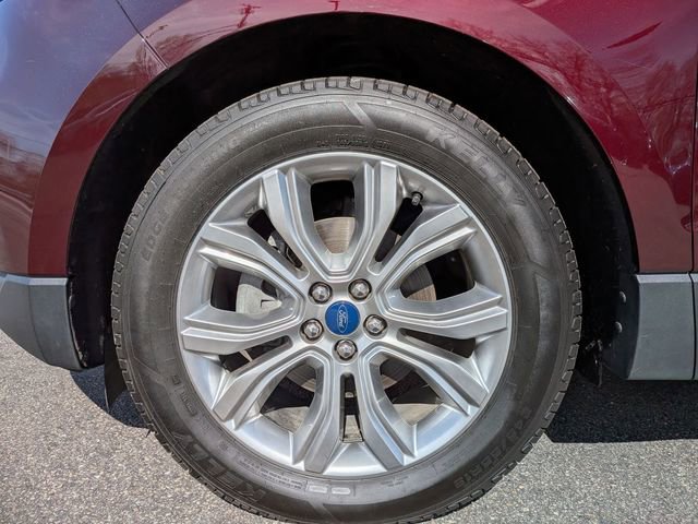 Used 2019 Ford Edge Titanium w/ Cold Weather Package FWD image 8