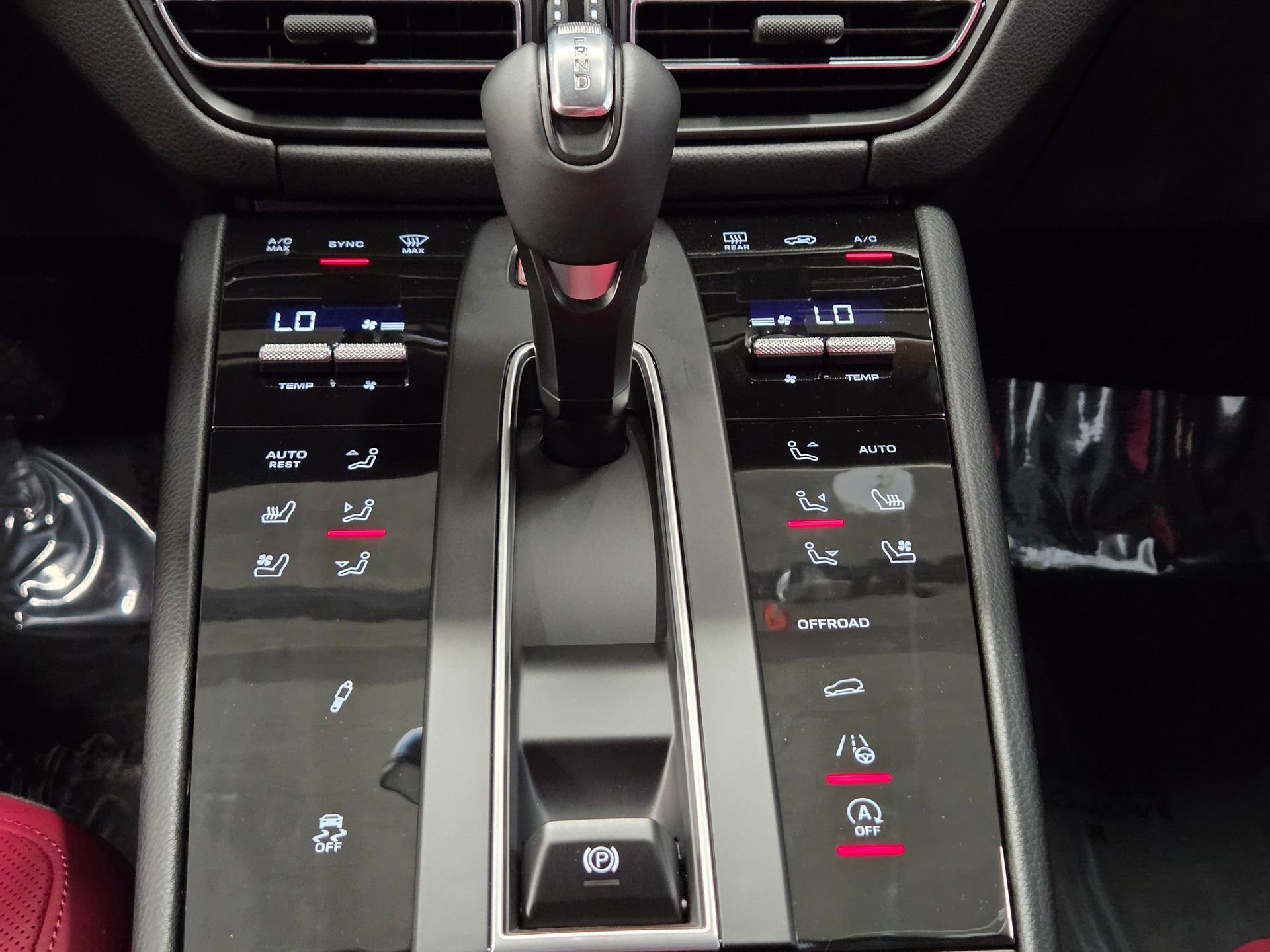 New 2026 Porsche Macan Turbo AWD/4WD image 23