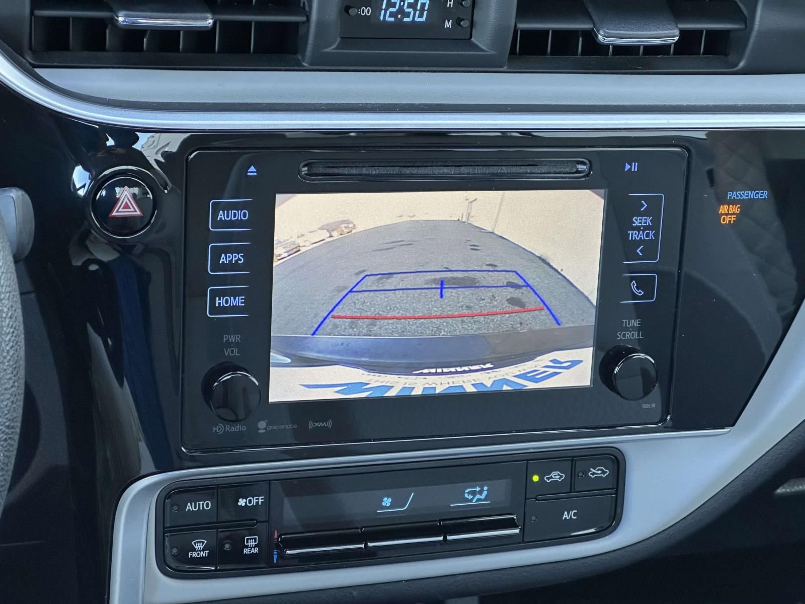 Used 2018 Toyota Corolla LE image 18