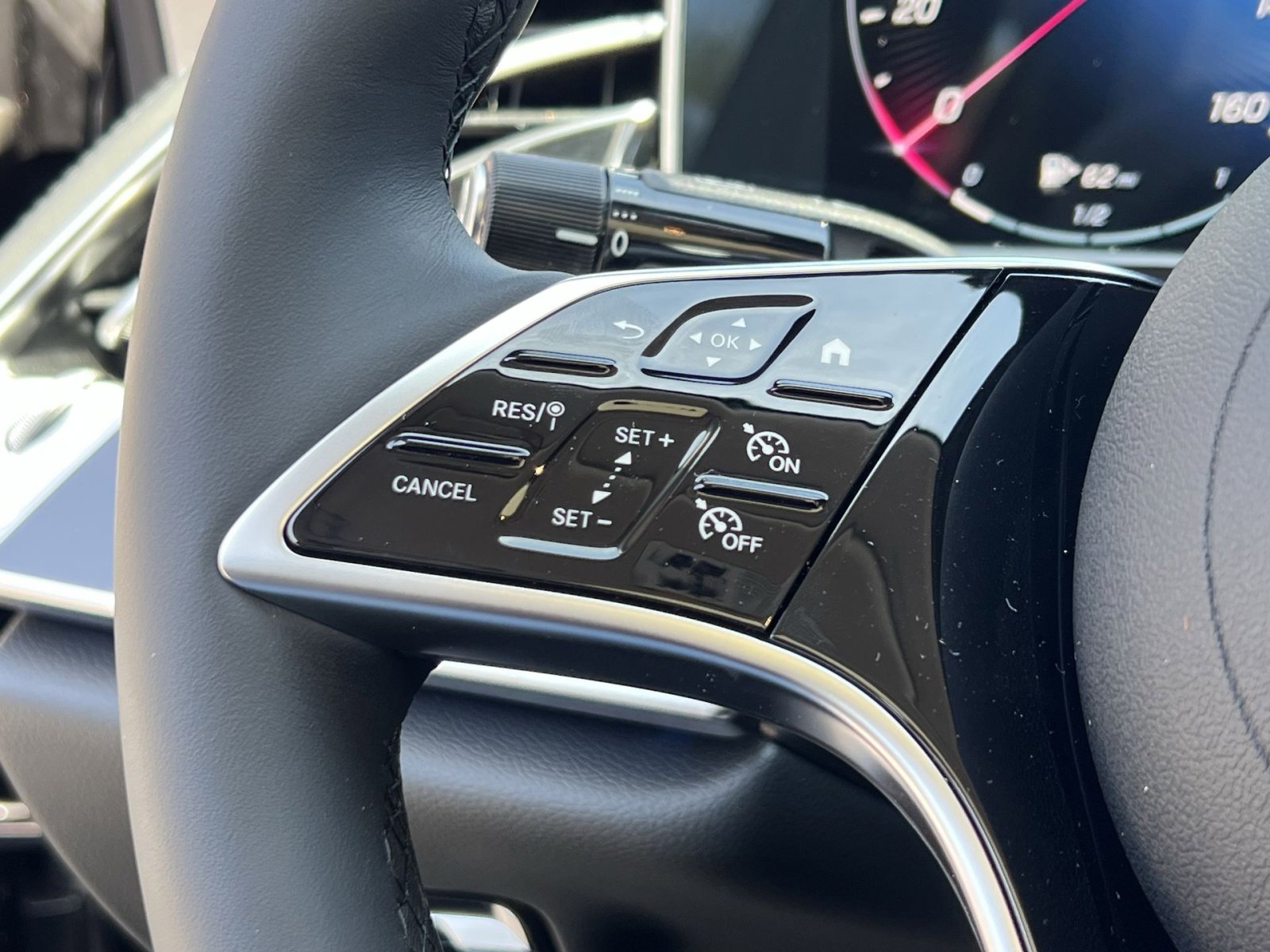 New 2026 Mercedes-Benz E 350 4MATIC Sedan image 29