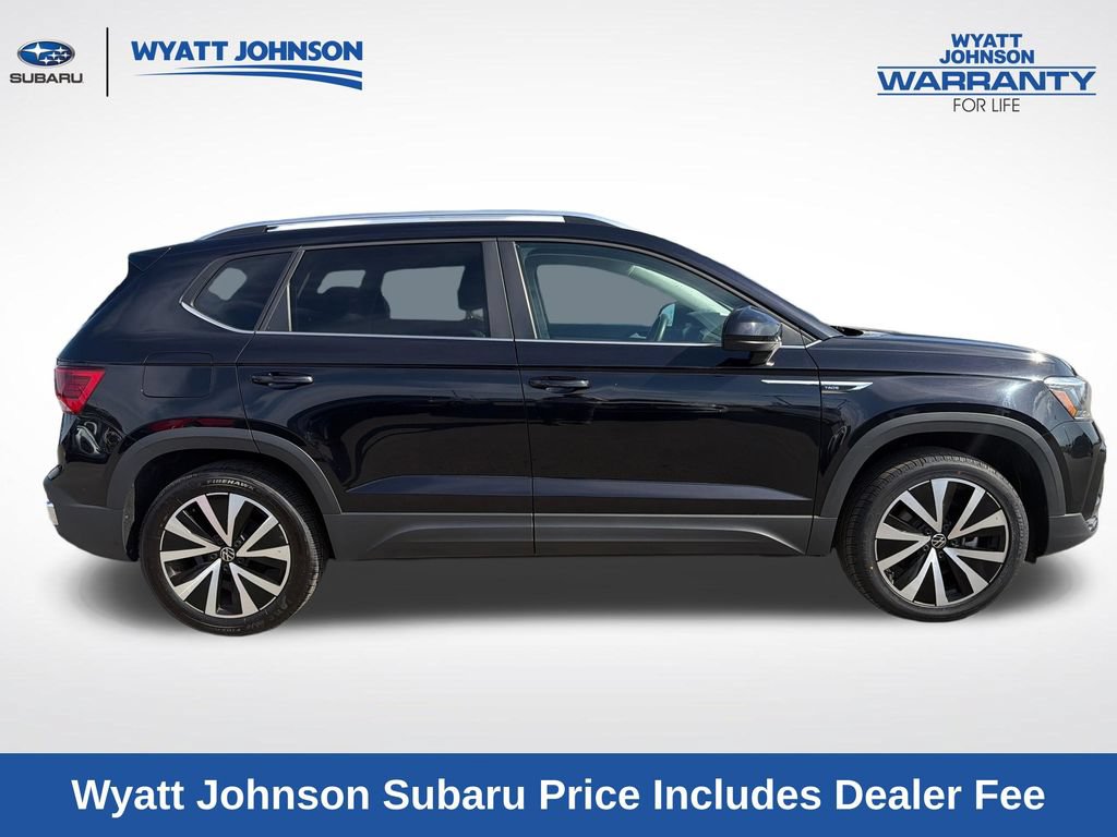 Used 2024 Volkswagen Taos SE FWD image 8