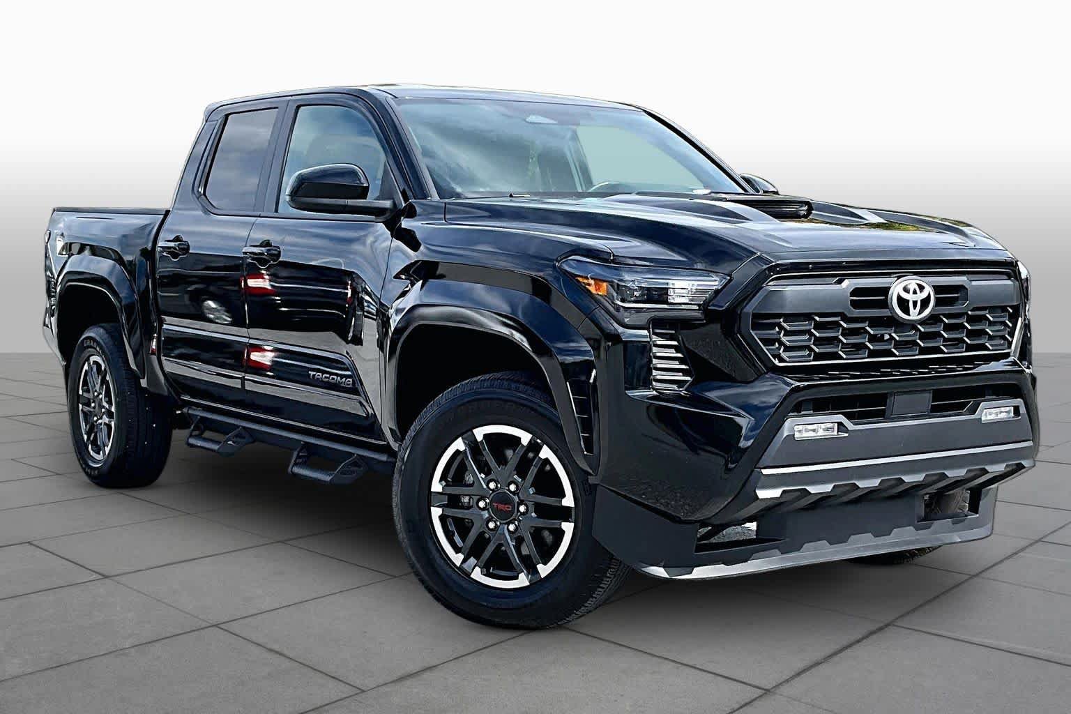 Used 2024 Toyota Tacoma TRD Sport AWD/4WD image 3