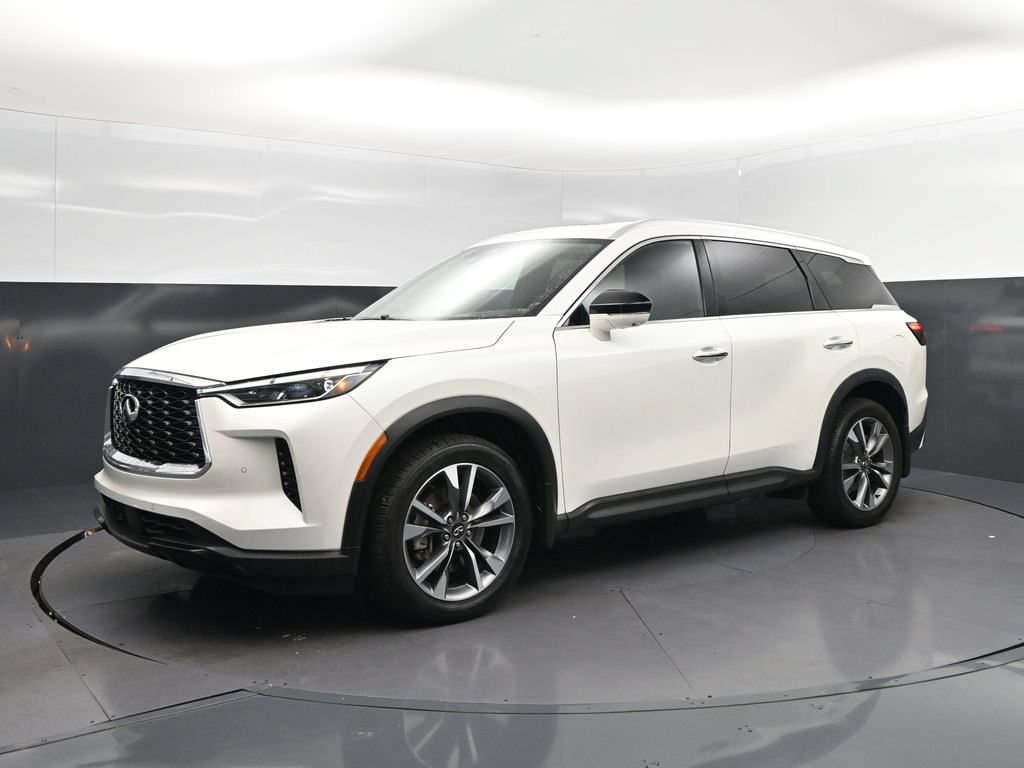 Certified 2023 INFINITI QX60 Luxe w/ Cargo Package FWD image 3