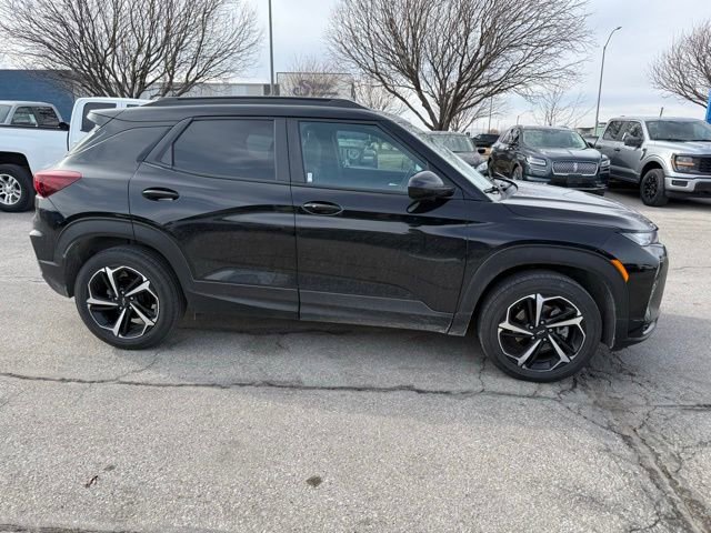 Used 2021 Chevrolet TrailBlazer RS w/ Sun and Liftgate Package image 2