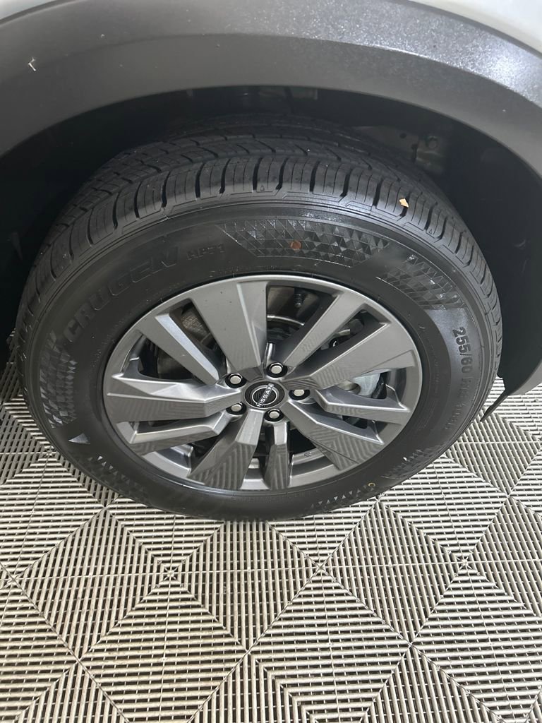 Used 2025 Nissan Pathfinder SV AWD/4WD image 18