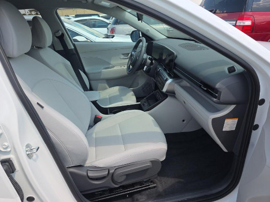 Used 2024 Hyundai Kona SEL FWD image 6
