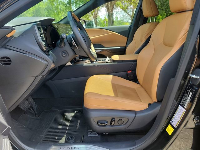 Used 2024 Lexus RX 350 Premium Plus w/ Convenience Package image 17