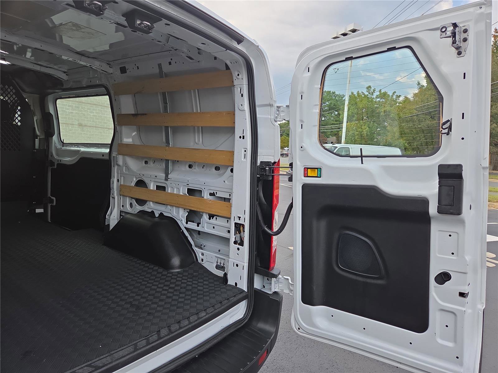 Used 2024 Ford Transit 250 Low Roof w/ Exterior Upgrade Package image 22