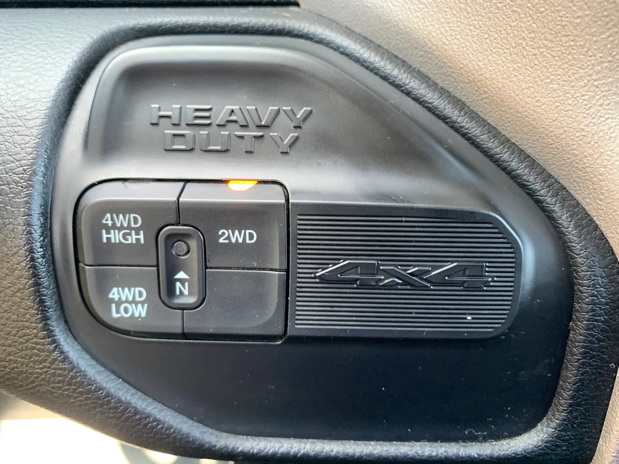Used 2024 RAM 2500 Laramie AWD/4WD image 18