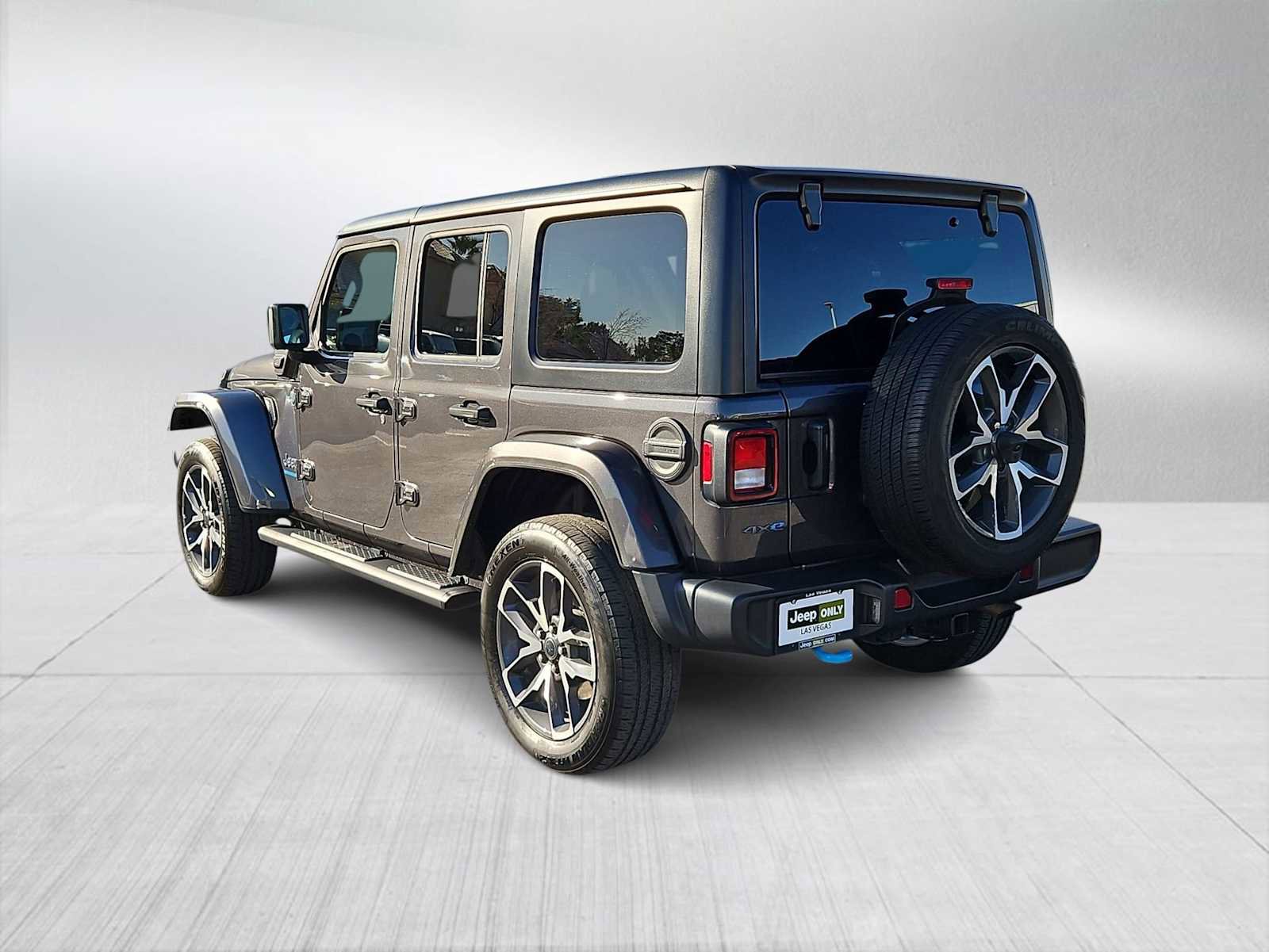Used 2024 Jeep Wrangler Sport S image 6