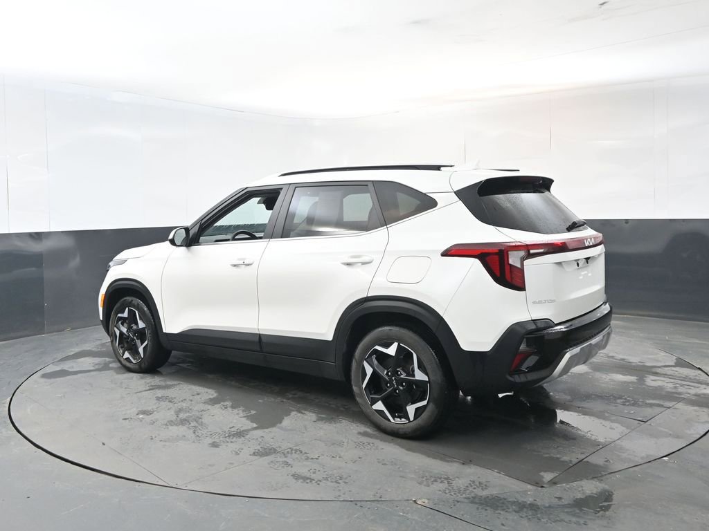 Used 2024 Kia Seltos EX image 3