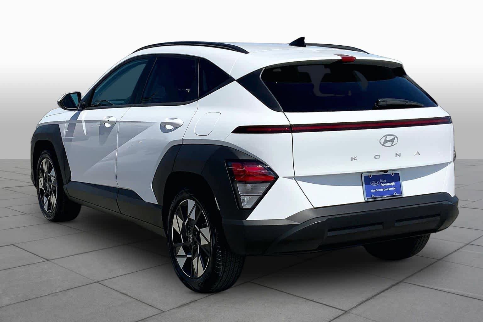 Used 2024 Hyundai Kona SEL FWD image 11