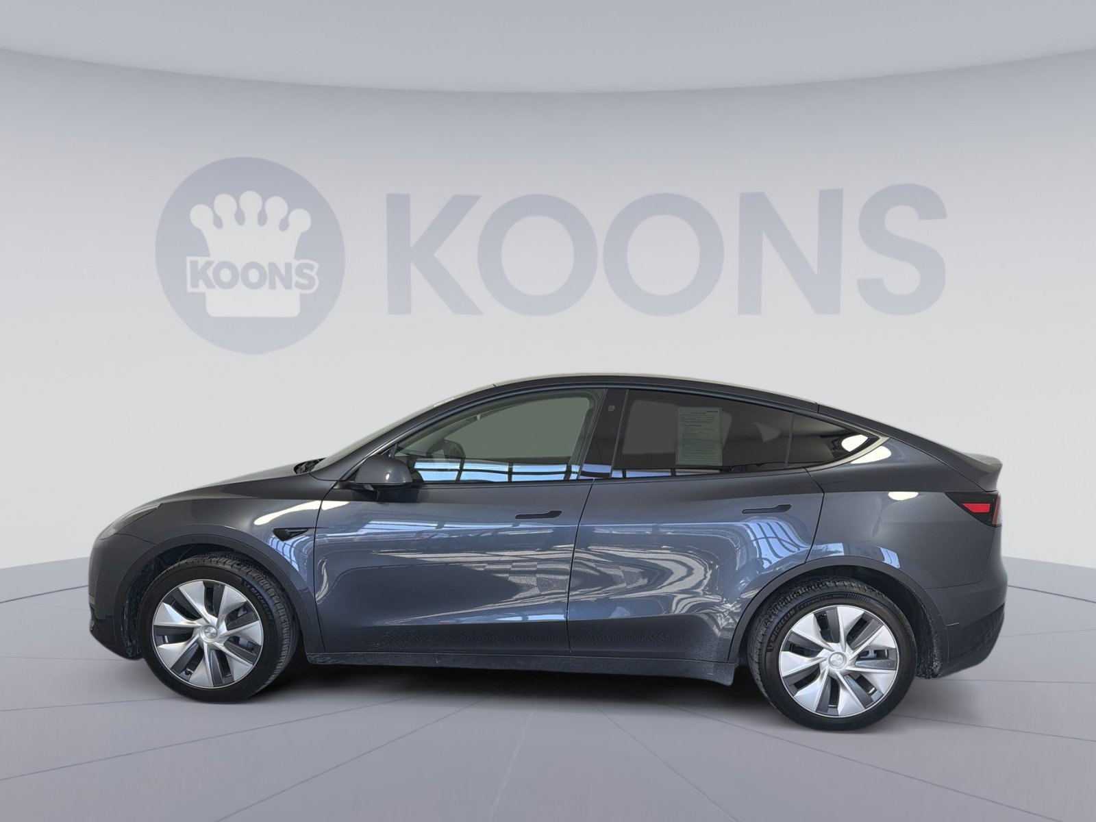 Used 2023 Tesla Model Y Performance image 2