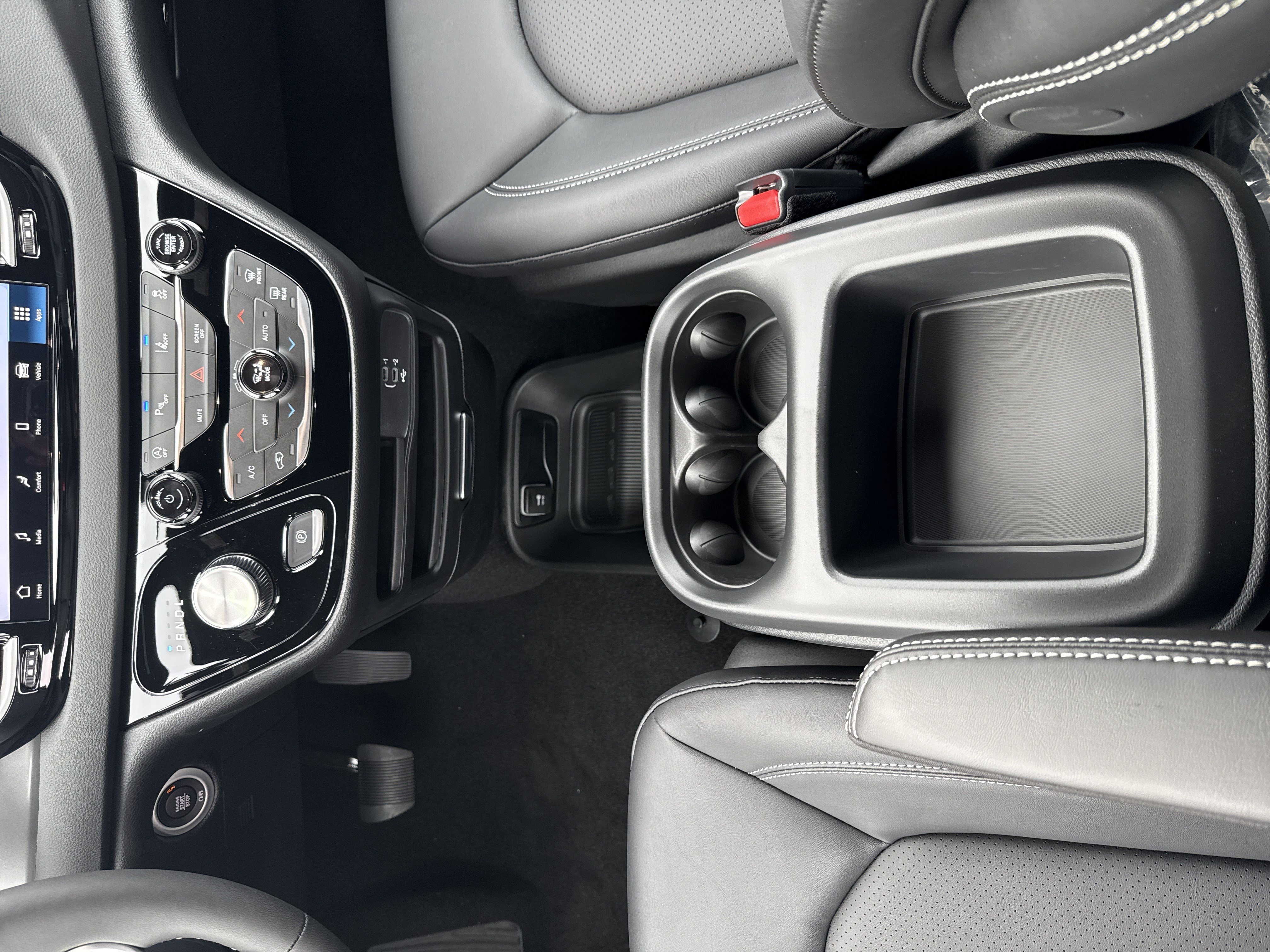 New 2026 Chrysler Voyager LX FWD image 32
