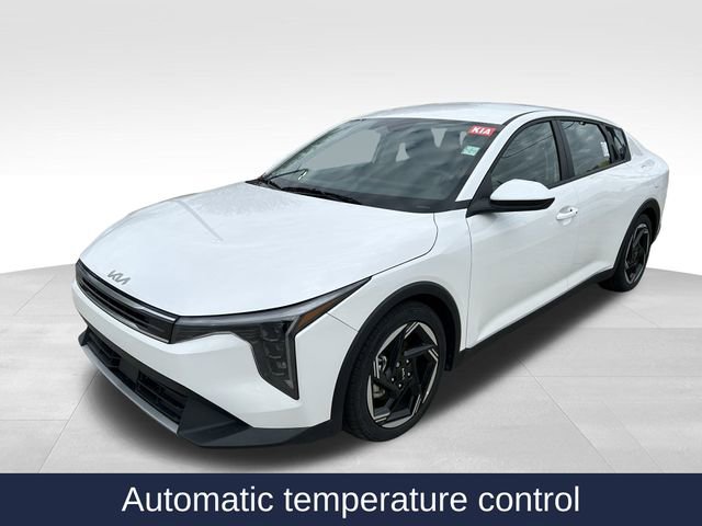 Used 2025 Kia K4 EX image 5