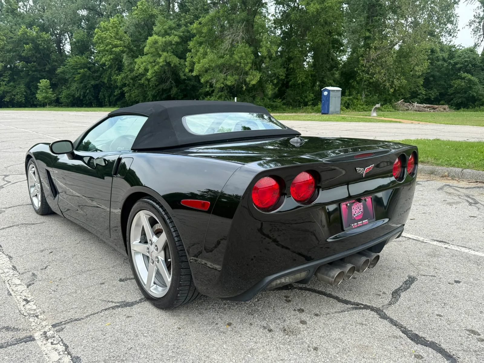 Used 2005 Chevrolet Corvette Convertible w/ Preferred Equipment Group RWD image 7