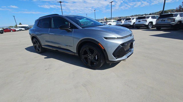 Used 2024 Chevrolet Equinox EV RS FWD image 2