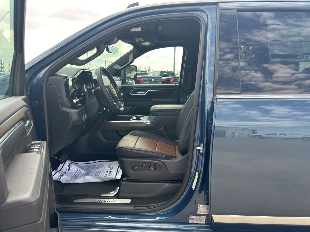 New 2026 Chevrolet Silverado 3500 High Country w/ Technology Package AWD/4WD image 10