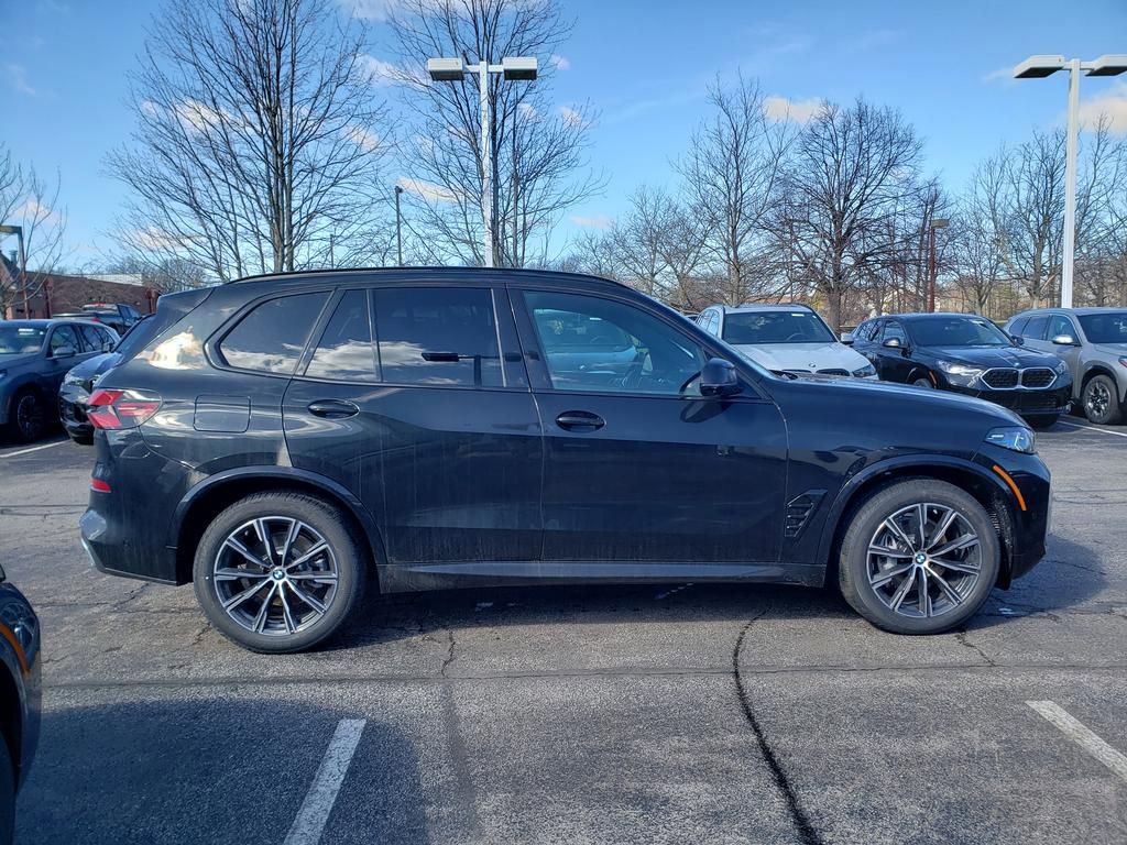 New 2026 BMW X5 xDrive40i w/ M Sport Package image 3